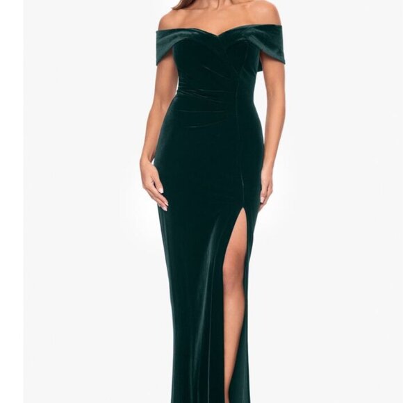 XSCAPE Women's Velvet Off-The-Shoulder Leg-Slit Gown - Picture 1 of 2